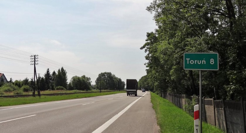Kolejna „zakorkowana” droga idzie do remontu. Powstaną dwie jezdnie po dwa pasy