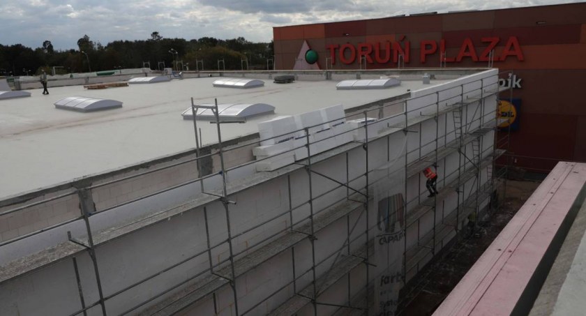 Nowy obiekt Toruń Plaza już prawie gotowy. Znajdą się w nim zagraniczne marki