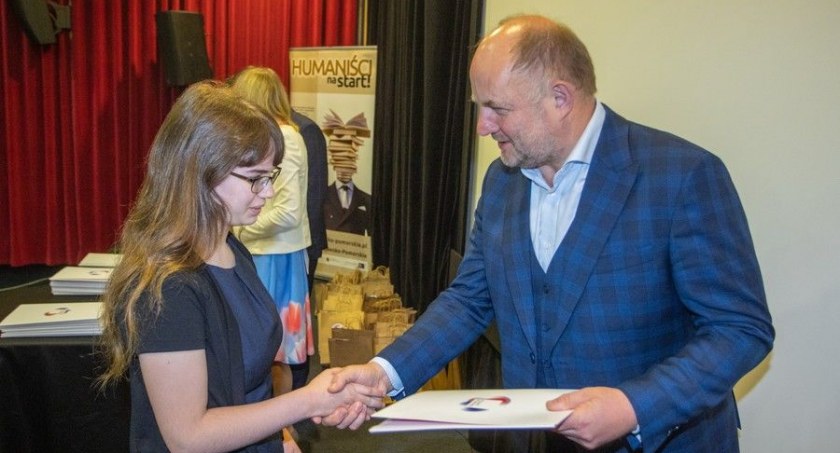Stypendia dla prymusów – ruszył nabór wniosków