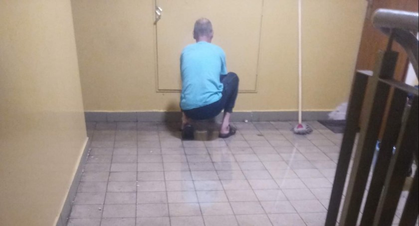 Awaria w bloku socjalnym w Toruniu. Woda wdarła się do mieszkań