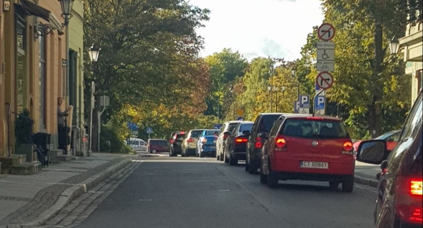Drogowcy zamknęli Bulwar Filadelfijski. Duże korki na ulicach Torunia