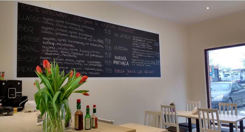 Popularny burger w Toruniu został zamknięty, ale wraca z „nową ekipą”