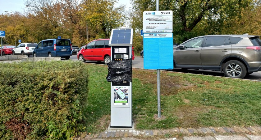 Mieszkańcy Torunia zaskoczeni. Na osiedlach pojawiły się parkomaty