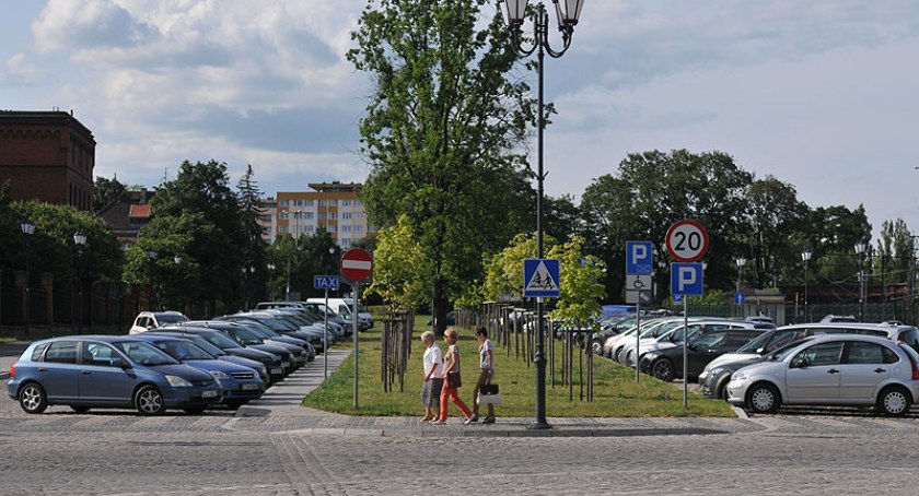 Kolejne podwyżki w Toruniu. Oto NOWE STAWKI za parkowanie w mieście
