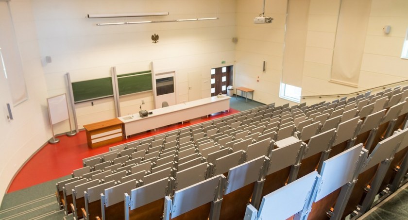 Z ciepłej wody lepiej nie korzystać. UMK publikuje instrukcję dla studentów