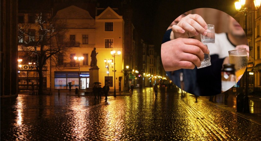 Skandal w centrum Torunia. Włamali się do mieszkania, żeby pić wódkę