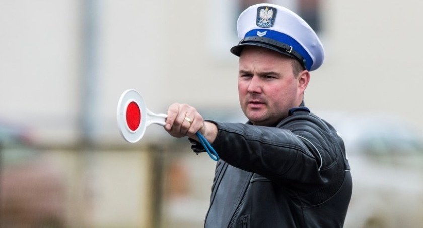 Drakoński mandat dla lekkoducha. Nie zapewnił bezpieczeństwa dzieciom