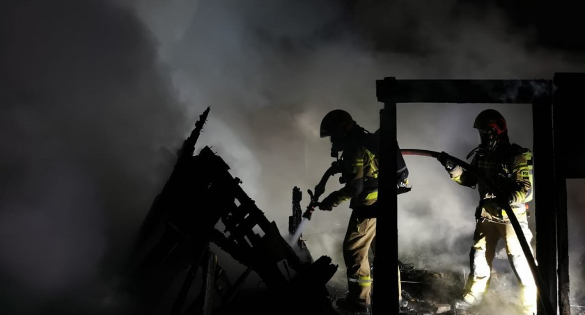 Pożar w firmie w Toruniu. Ewakuowano pracowników