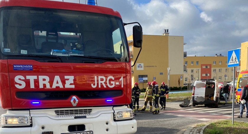Wypadek w Toruniu. Do szpitala trafiła kobieta w ciąży