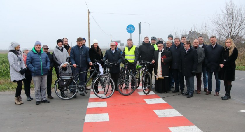 Droga rowerowa pod Toruniem została otwarta. Kosztowała ponad 2 mln zł