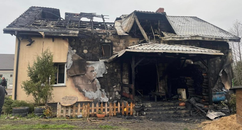 Pożar domu pod Toruniem. Rodzina straciła swój dobytek