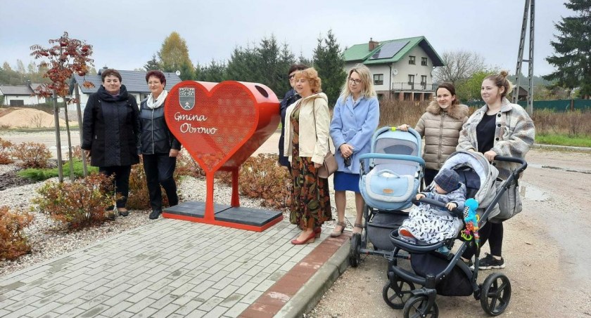 Pojawiły się dwa dwa kolejne gminne serca na nakrętki