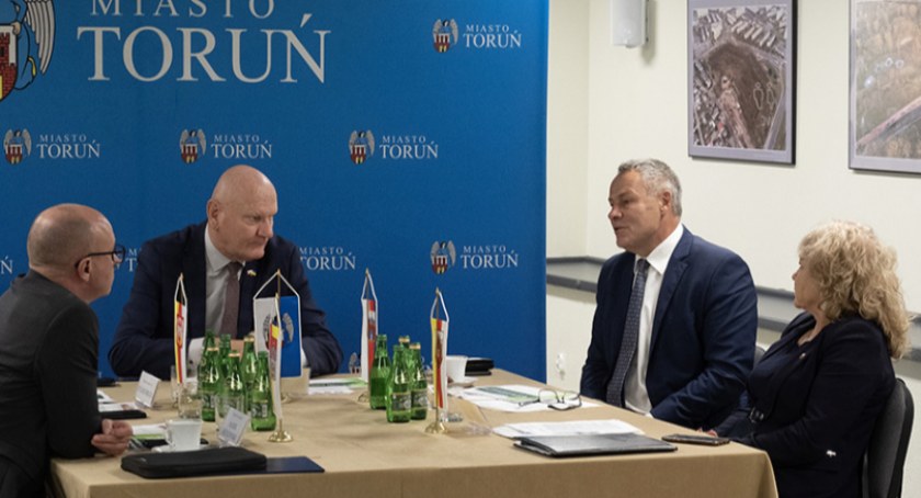 Bydgoszcz idzie na śmieciową wojnę z Toruniem. Zaleski: To szantaż