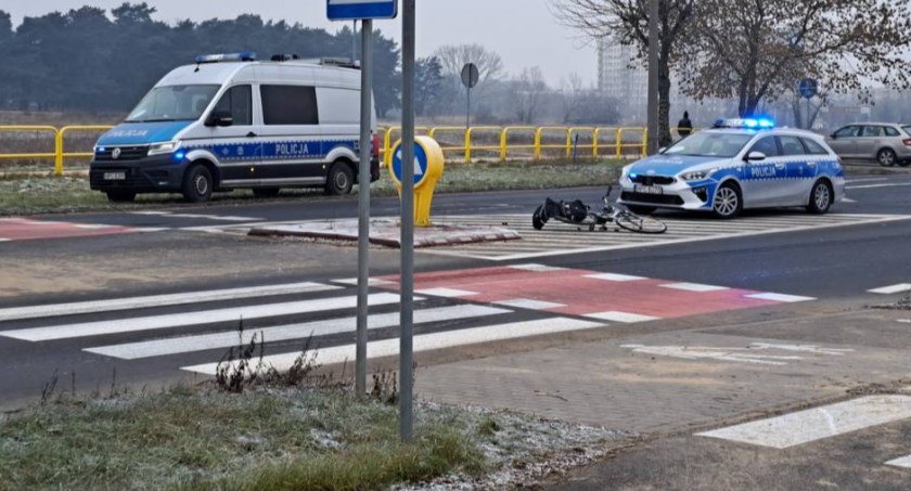 Wypadek w Toruniu. Starszy kierowca wjechał w rowerzystkę