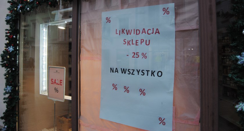 Likwidacja popularnego sklepu w centrum Torunia. Trwa wielka wyprzedaż