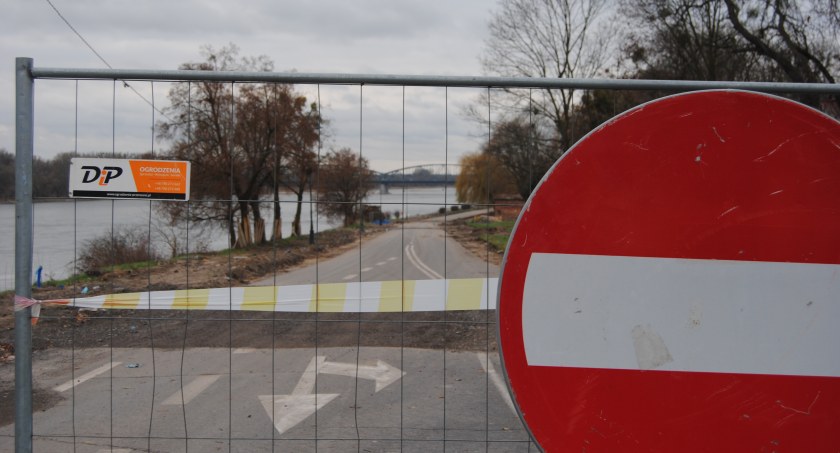 Chcą dokopać się do szpitala i kościoła. Dodatkowe prace na Bulwarze Filadelfijskim