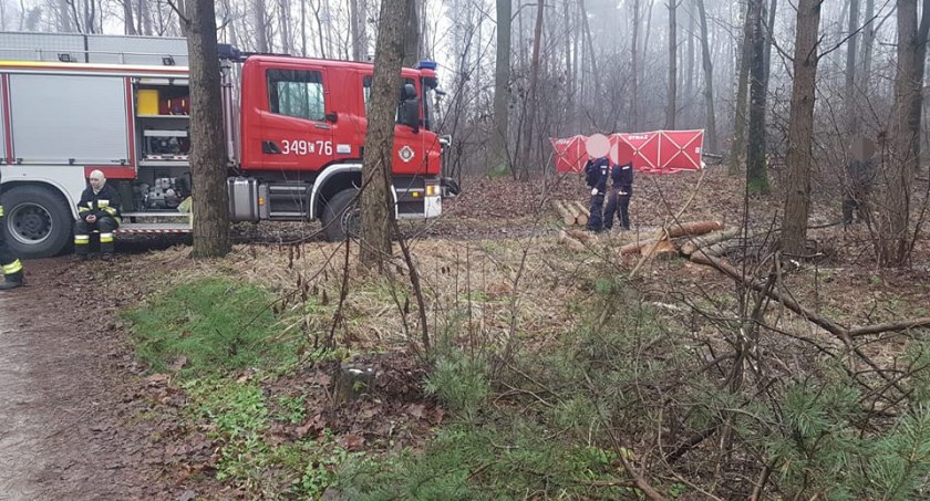 Tragedia w lesie pod Toruniem. Dramatyczna akcja strażaków