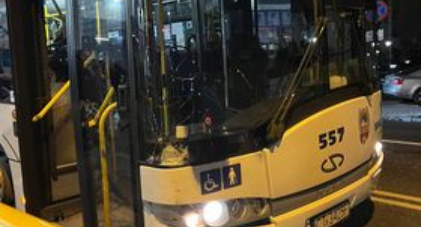 Wypadek z udziałem autobusu MZK. Kierowca wymusił pierwszeństwo