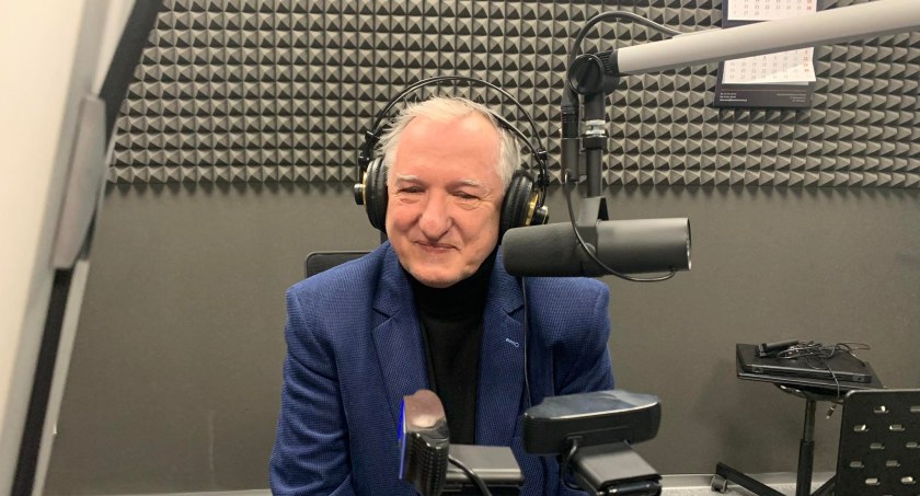 Andrzej Kubacki robi furorę w programie TVP, a w Toruniu jest persona non grata