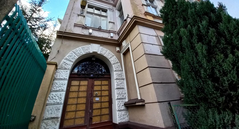 Milioner poszukiwany. Kamienica w Toruniu do kupienia za fortunę
