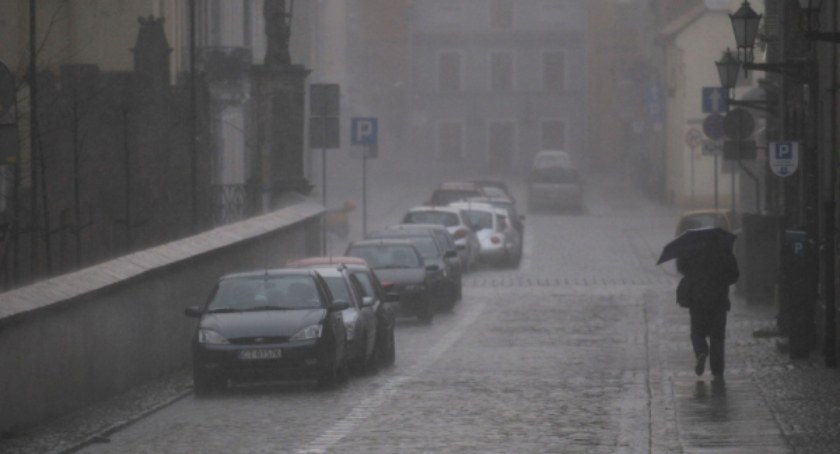Niebezpieczna pogoda. Ostrzeżenie drugiego stopnia dla Torunia