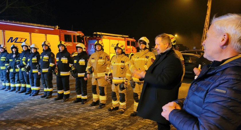 Strażacy OSP otrzymali nowy wóz ratowniczo-gaśniczy 