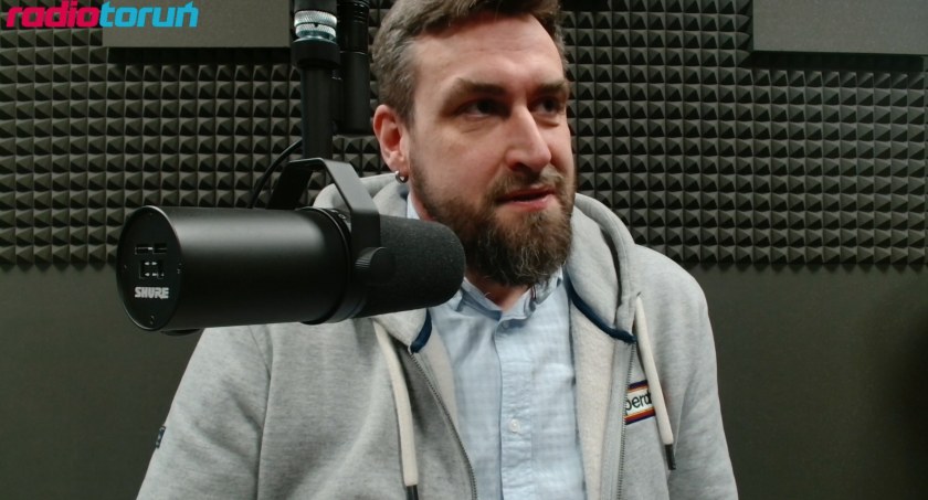 Bartosz Szymanski - radny, który chce wprowadzić Road Zippera w Toruniu