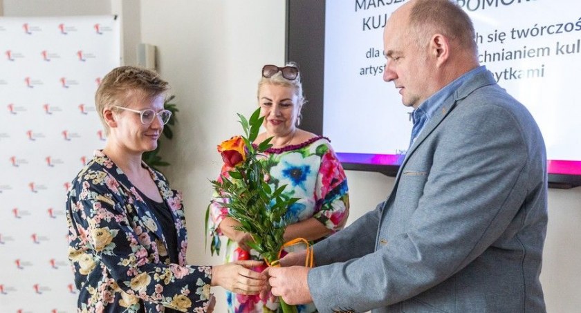 15 artystów wyróżnionych przez marszałka. Otrzymają od 5 do 9 tys. zł