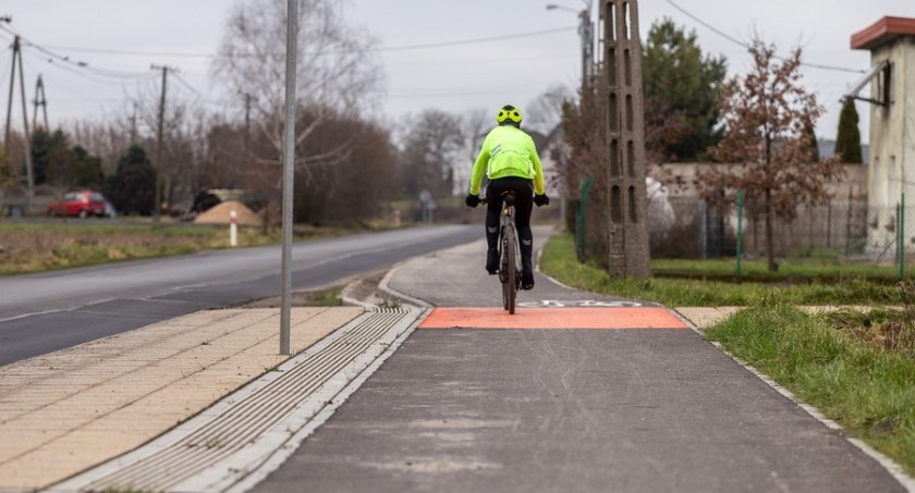 Zmodernizowane jezdnie i drogi rowerowe wokół Chełmży
