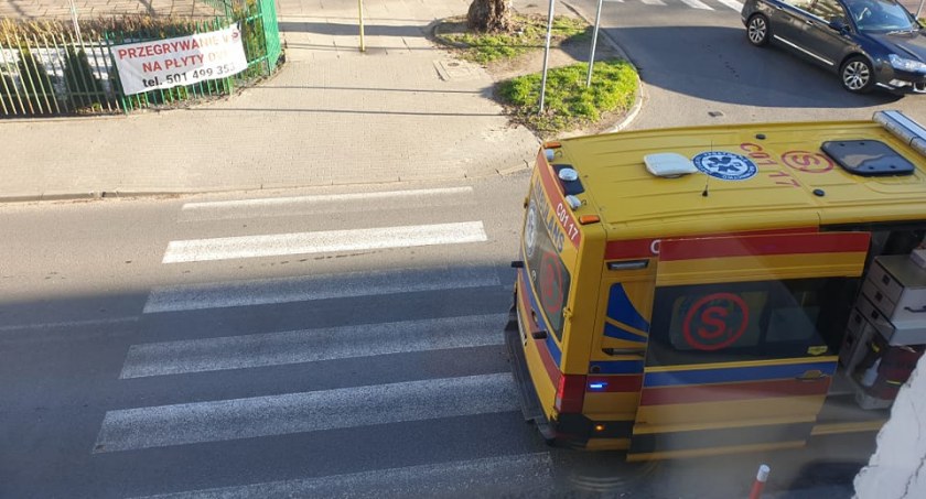 Potrącenie 9-latka w Toruniu. Kierowca-uciekinier ciągnął dziecko przez kilka metrów