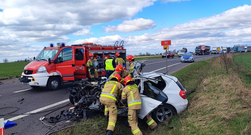 Tragedia na trasie Toruń - Chełmno. Ciężarówka zmiażdżyła auto