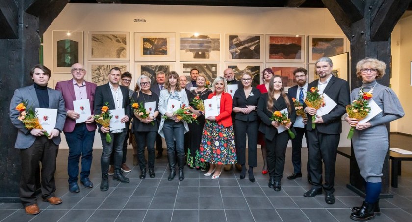 Marszałkowskie stypendia dla artystów. Otrzymali od 5 do 9 tys. zł