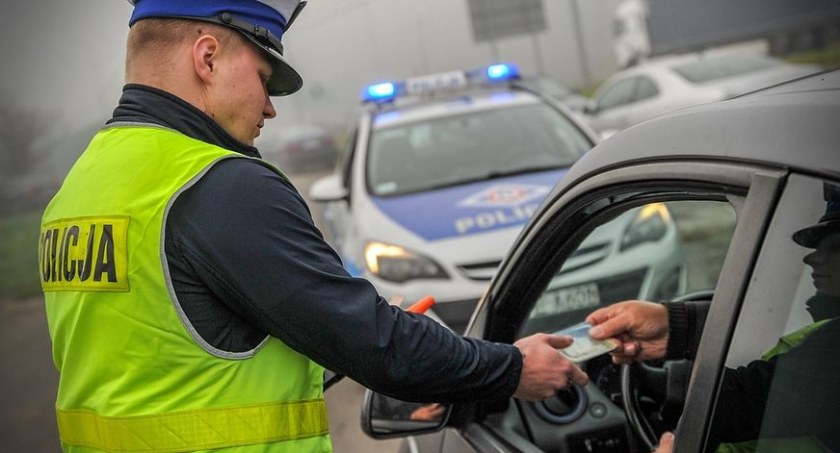 „Drogówka” zaskoczyła kierowców w Toruniu. Te święta zapamiętają na długo…