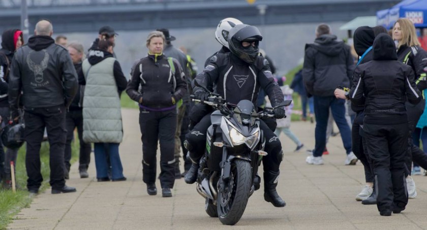 „Wypędzamy zimę z miasta” – w Toruniu rozpoczął się sezon motocyklowy