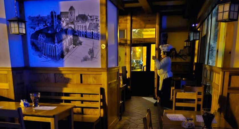 Legendarna pizzeria w centrum Torunia znów działa. Tłumy na otwarciu