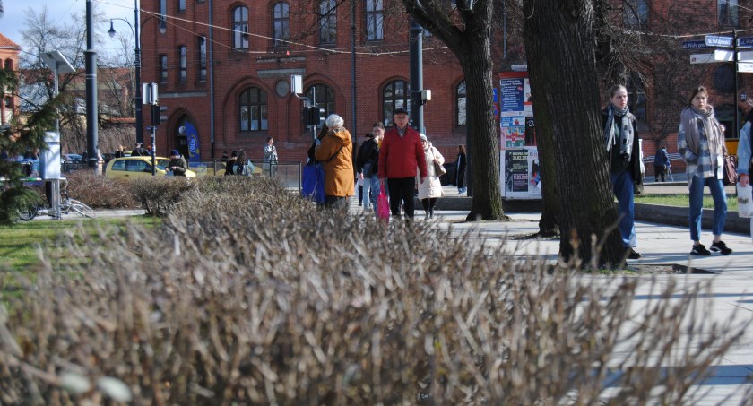 Diametralna zmiana pogody. Toruń zaatakuje bąbel chłodu