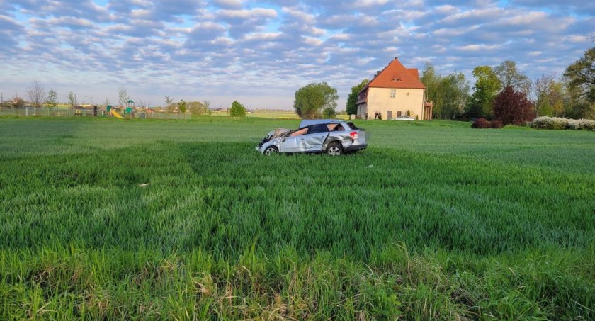 Tragiczny poranek pod Toruniem. Zginął kierowca osobówki