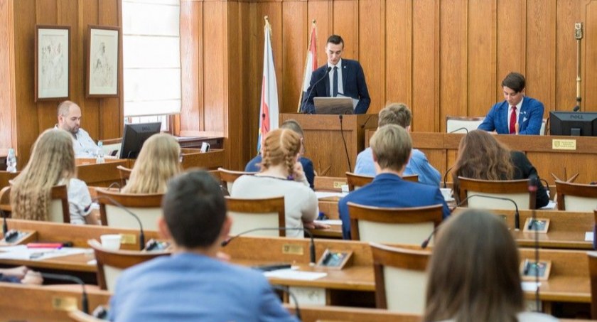 „Nie bądźmy tabu” – z młodzieżą o problemach młodzieży w Toruniu