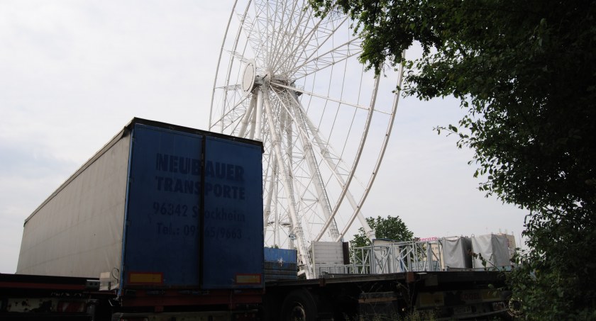 Oko Kopernika otoczone tirami. Za miesiąc ruszy 300 km od Torunia
