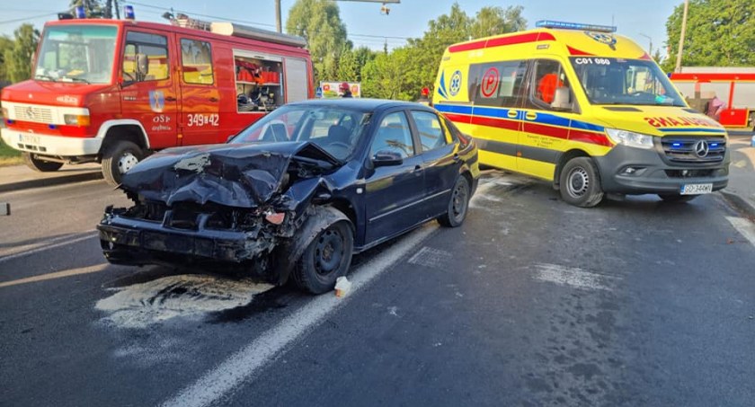 Groźny wypadek pod Toruniem. Kierowca wymusił pierwszeństwo przejazdu