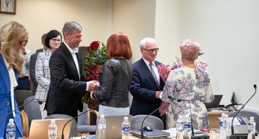 Magazyn Powiatu Toruńskiego - Zarząd z wotum zaufania i absolutorium