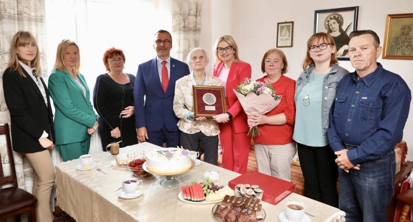 100-letnia nestorka z podtoruńskiej Złotorii otrzymała medal Unitas Durat