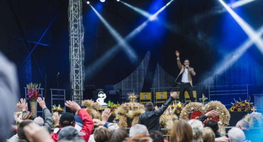 Rozpoczęcie wakacji nad popularnym jeziorem. Na start wielka impreza na plaży