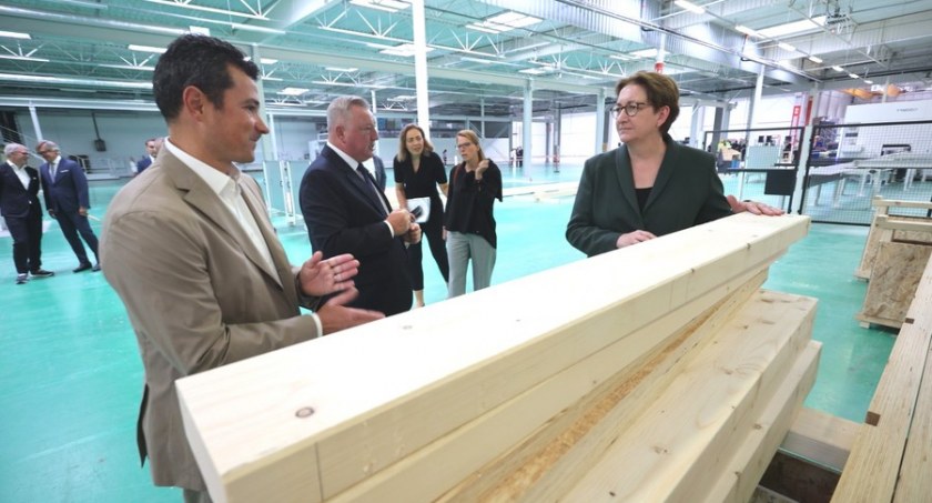 Niemiecka federalna minister odwiedziła zielony biznes pod Toruniem