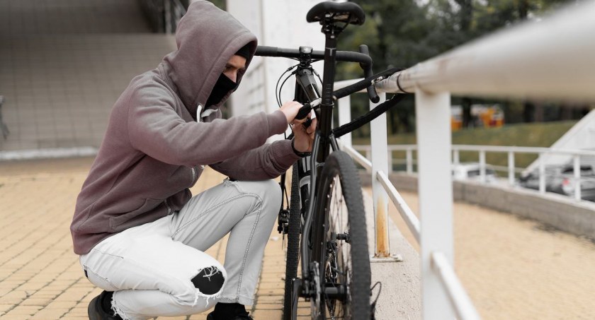Jak zabezpieczyć rower przed kradzieżą?