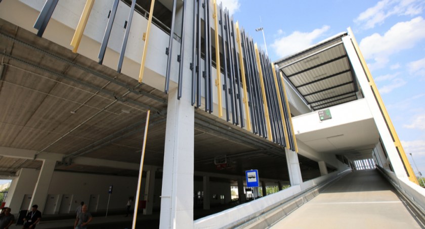 W Toruniu powstały dwa ogromne parkingi za 32 mln zł. Znamy datę ich otwarcia