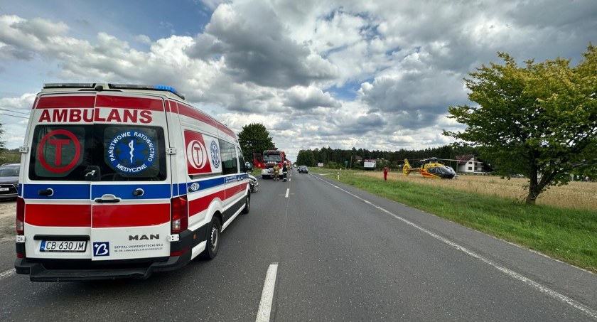 Poważny wypadek pod Toruniem. Na miejsce wezwano śmigłowiec LPR