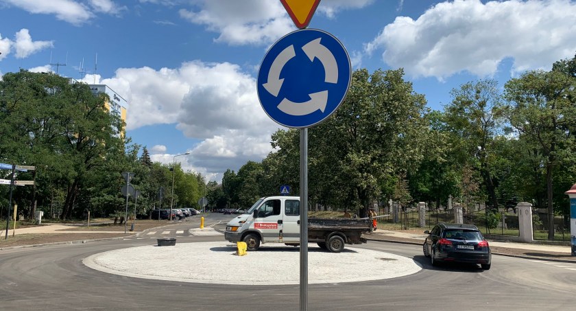 Nowe rondo w Toruniu otwarte przed terminem. Zaskoczony był nawet prezydent