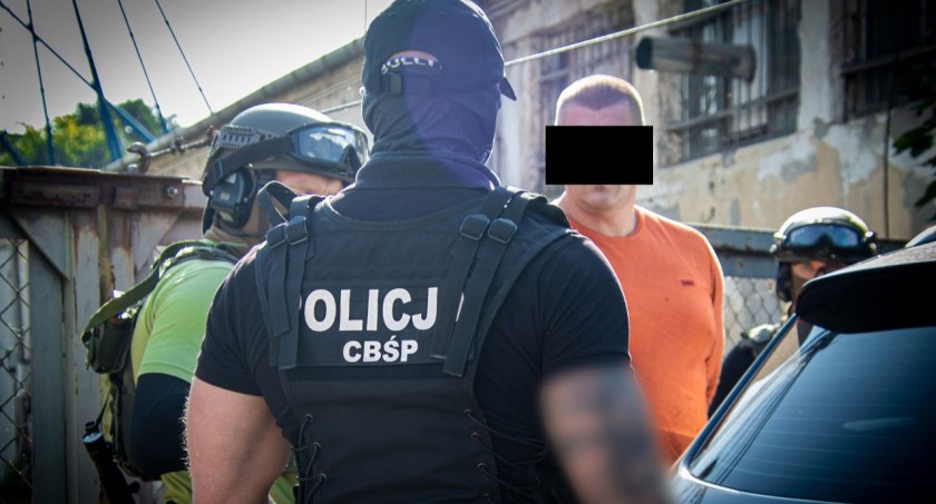 Torunianin stracił 115 tysięcy złotych. Myślał, że bierze udział w akcji CBŚP