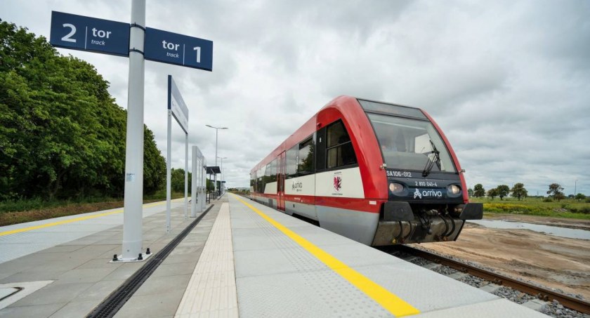 Ważna linia kolejowa z dodatkowymi kursami! Jest szansa na nowe przystanki pod Toruniem